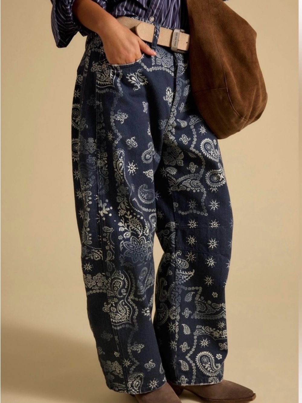 Free People Good Luck Printed Barrel Jeans 🔥 Size 31 - Picture 5 of 5